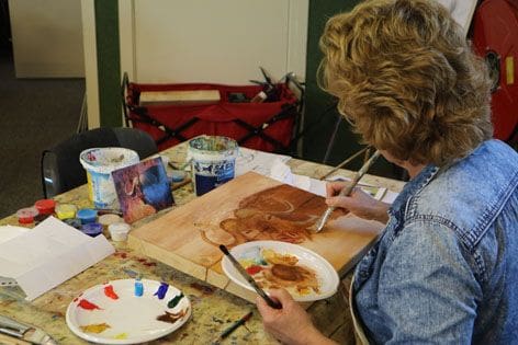 schilderworkshop_op_hout_creatief_bedrijfsuitje_vriendinnendag_catherine_gathier__4_-240-1024-768-80