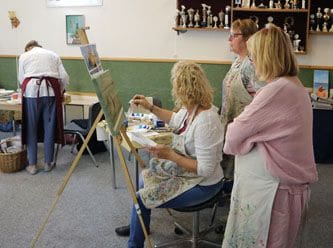 schilderworkshop_op_hout_creatief_bedrijfsuitje_vriendinnendag_catherine_gathier__6_-241-1024-768-80